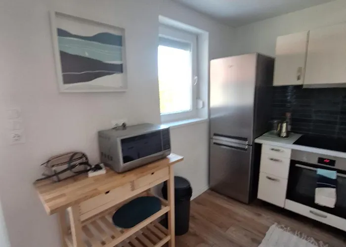 Azur Corner 펜션 자르마디